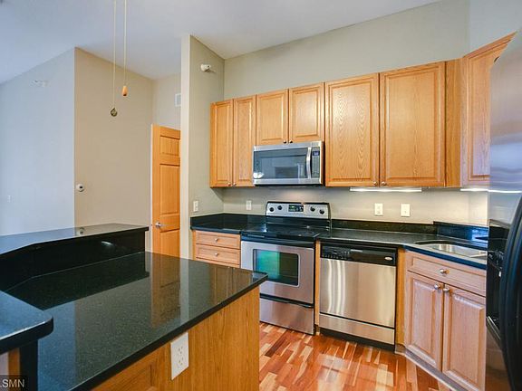 4th image of 1800 Graham Ave Unit 423