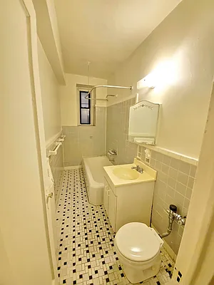 Rented by Smart NY Realty LLC | media 10