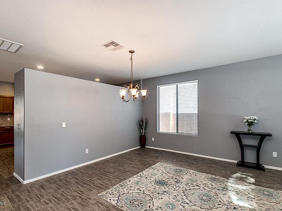 5th image of 688 W Vineyard Plains Dr