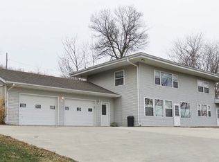 5690 Hurstville Rd, Maquoketa, IA 52060