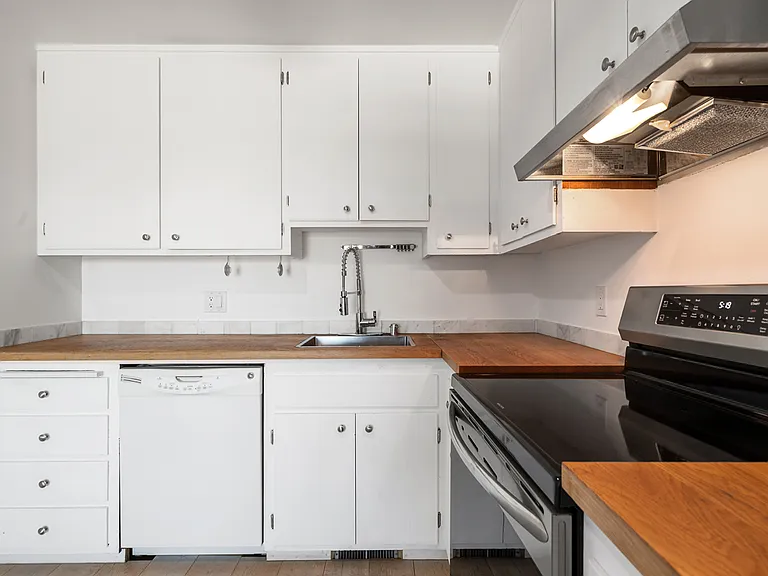 1499 Shotwell St #1499 — Photo 9