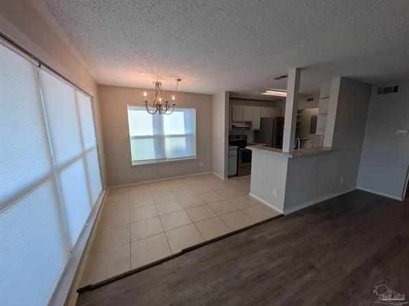 200 Pensacola Beach Rd APT B4, Gulf Breeze, FL 32561