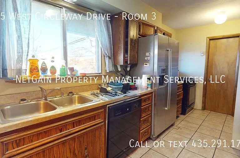 405 W Circleway Dr #3 — Photo 14