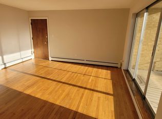 2900 N River Rd #9, River Grove, IL 60171