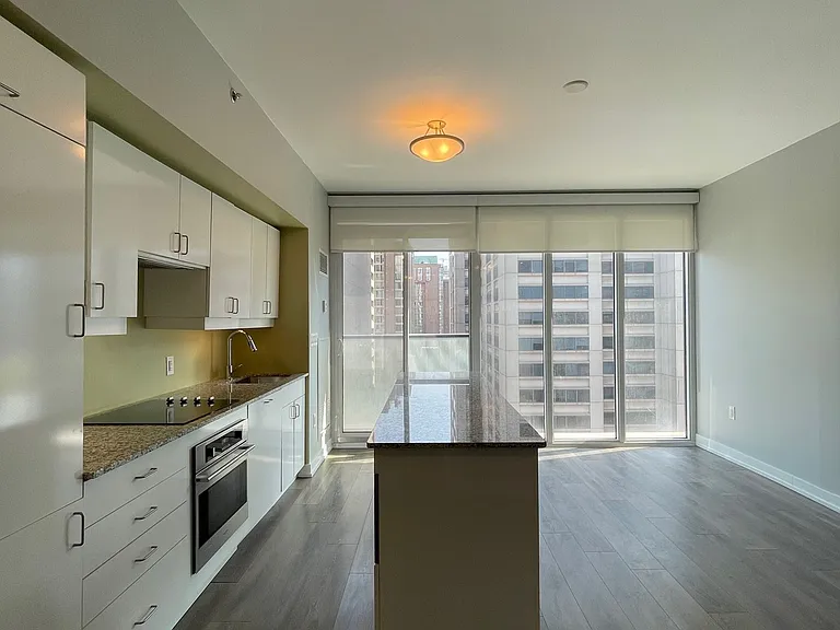 426 University Ave #1709 — Photo 6
