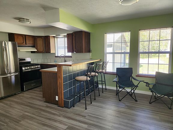 5th image of 1041 Wolf Lake Dr