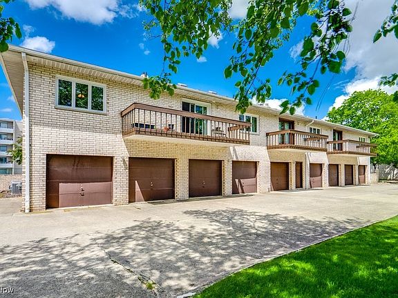 3rd image of 6575 Princeton Ct APT E