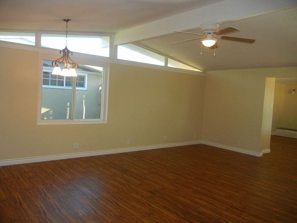 Spacious living room