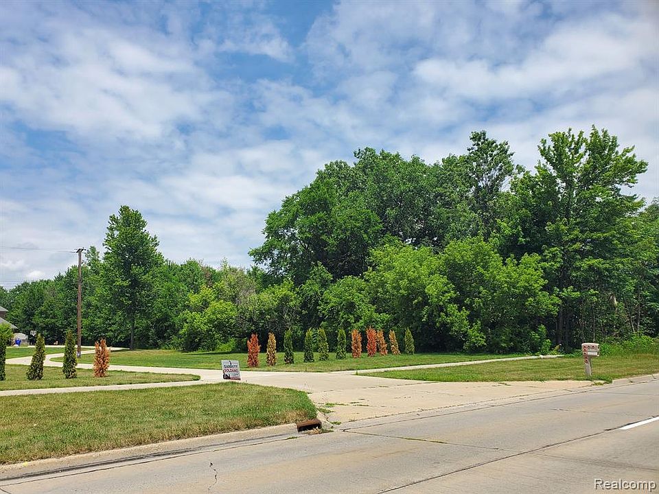 14 Mile Rd, Fraser, MI 48026 MLS 2210057257 Zillow