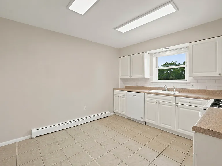 47 Gordon St #3 — Photo 1