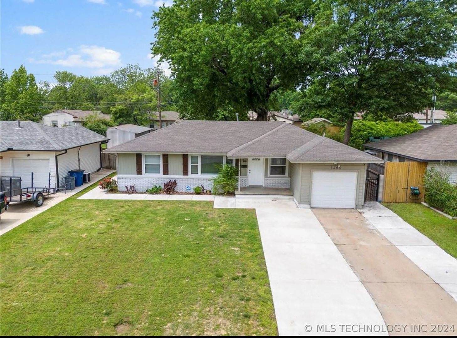 Welcome home! Lovely updated rental home in Midtown. — Photo 3