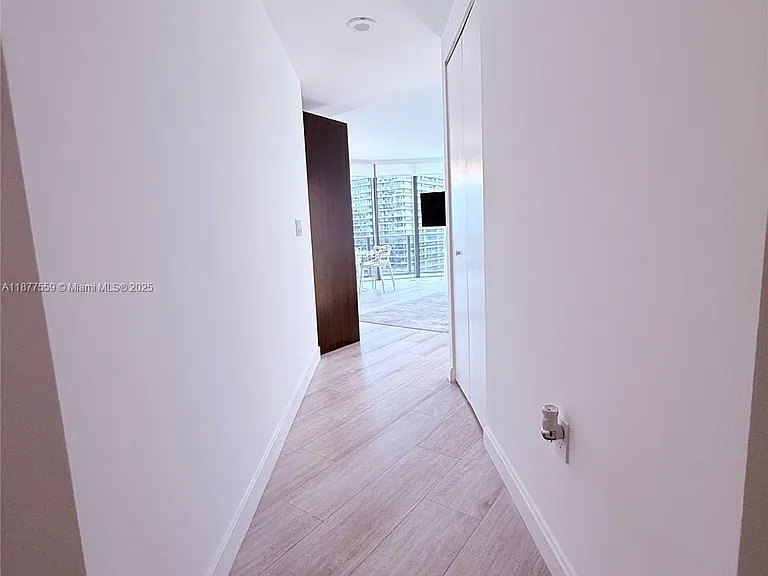 55 SW 9th St #4003 — Photo 27