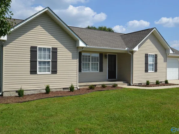 43 Devon Cir, Albertville, AL 35951