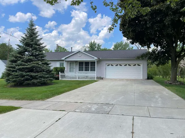 803 Murray Dr, Tecumseh, MI 49286