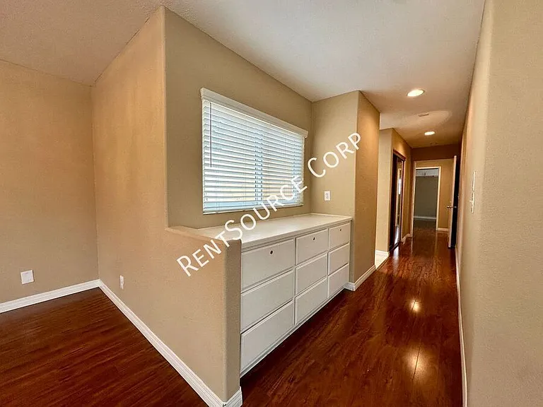 25823 Dickens Ct — Photo 21