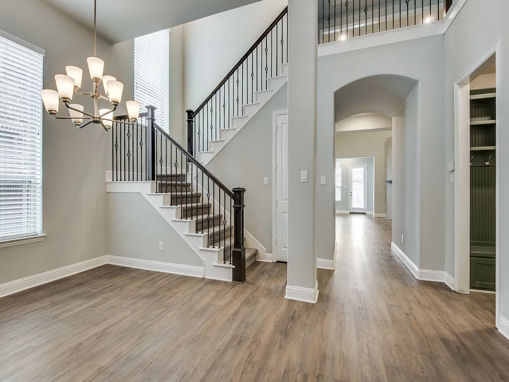 4 bed, 3.5 bath, 3436 sqft, $5,200 — Photo 3