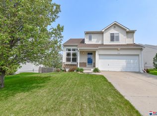 15726 Cherrywood St, Omaha, NE 68136