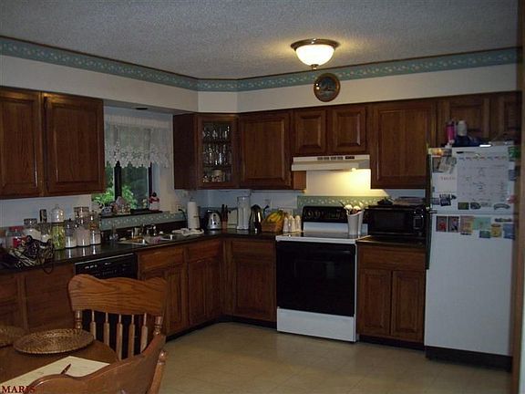2nd image of 9524 Minerva Ave