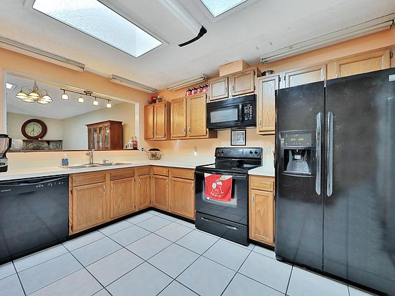 3rd image of 3933 Valley Garden Dr W