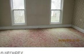 5th image of 160 Marshall St