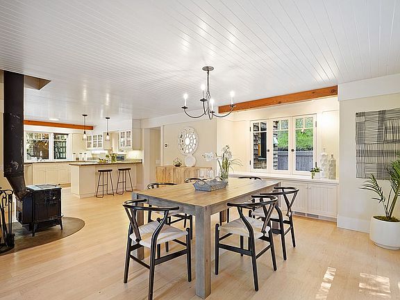 5th image of 95 Skywood Way