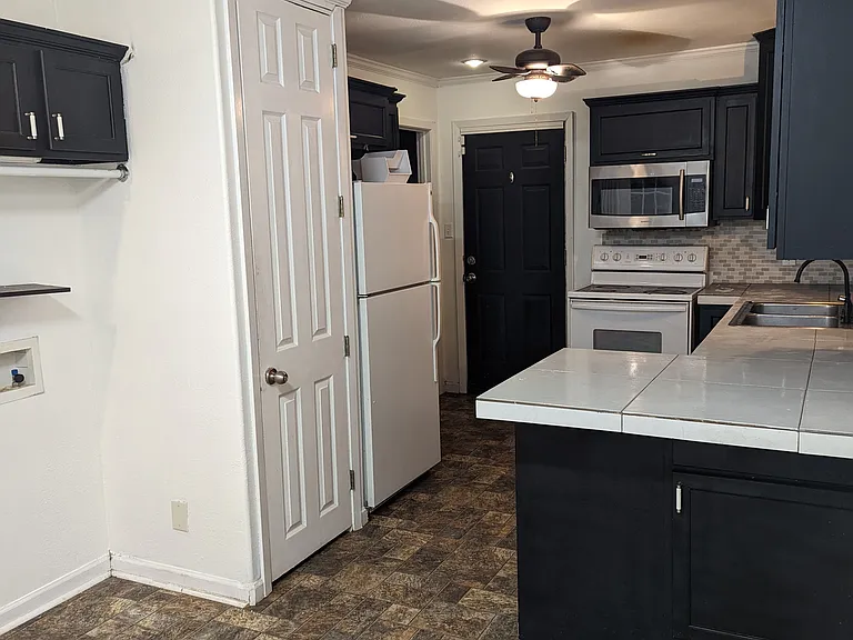 3903 Walnut St — Photo 10