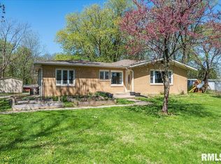 2105 McQueen Rd, New Berlin, IL 62670