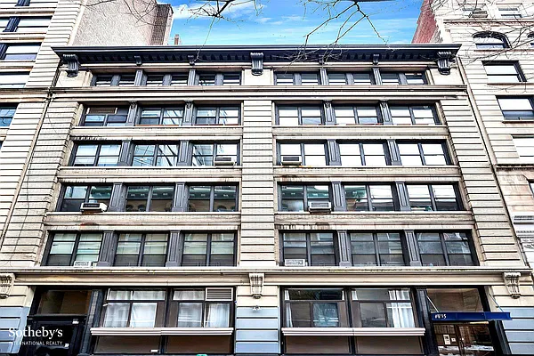 Sold by Sotheby's International Realty | media 13