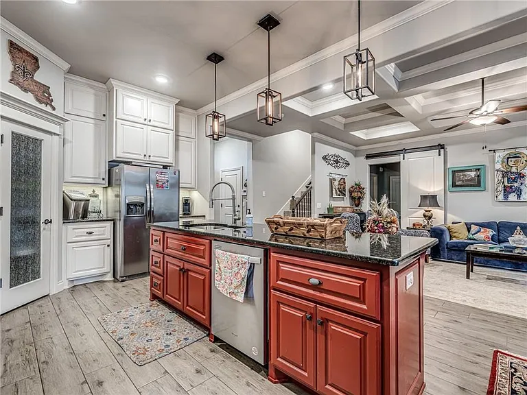 5009 Crater Lake Dr — Photo 11