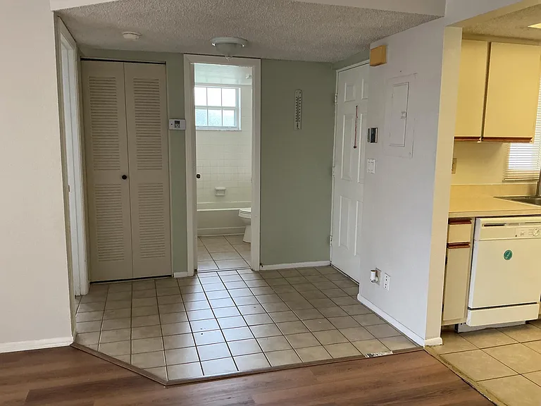 1550 SE Royal Green Cir — Photo 9