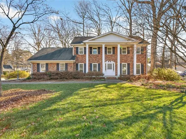 4919 Olde Village Ct, Dunwoody, GA 30338