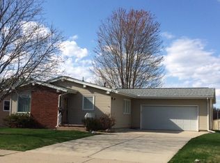 205 Nottingham Rd, Springfield, IL 62704