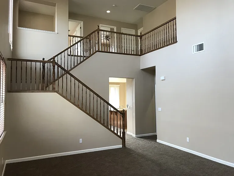 1235 Bluegrass Ct — Photo 6