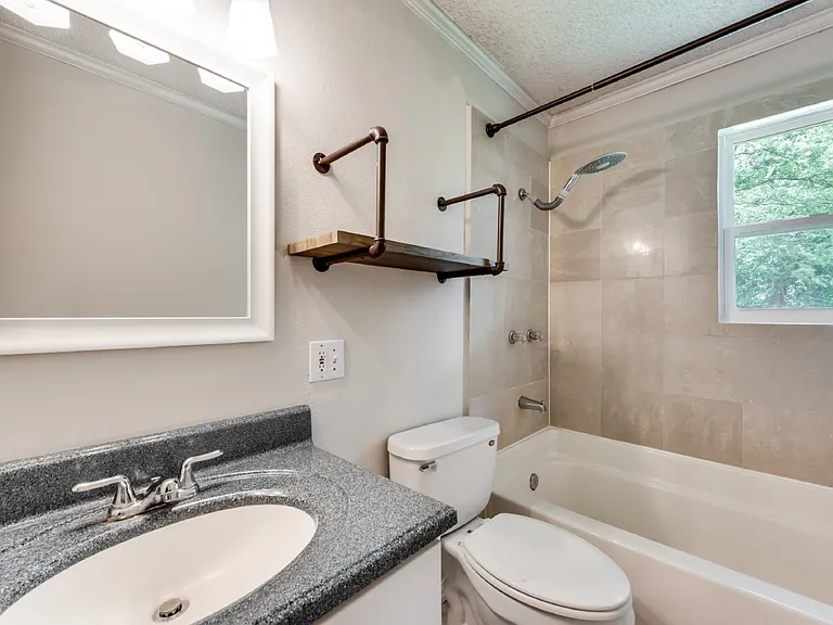 438 Daniel St — Photo 15