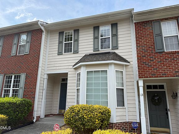 2nd image of 11 Signet Dr