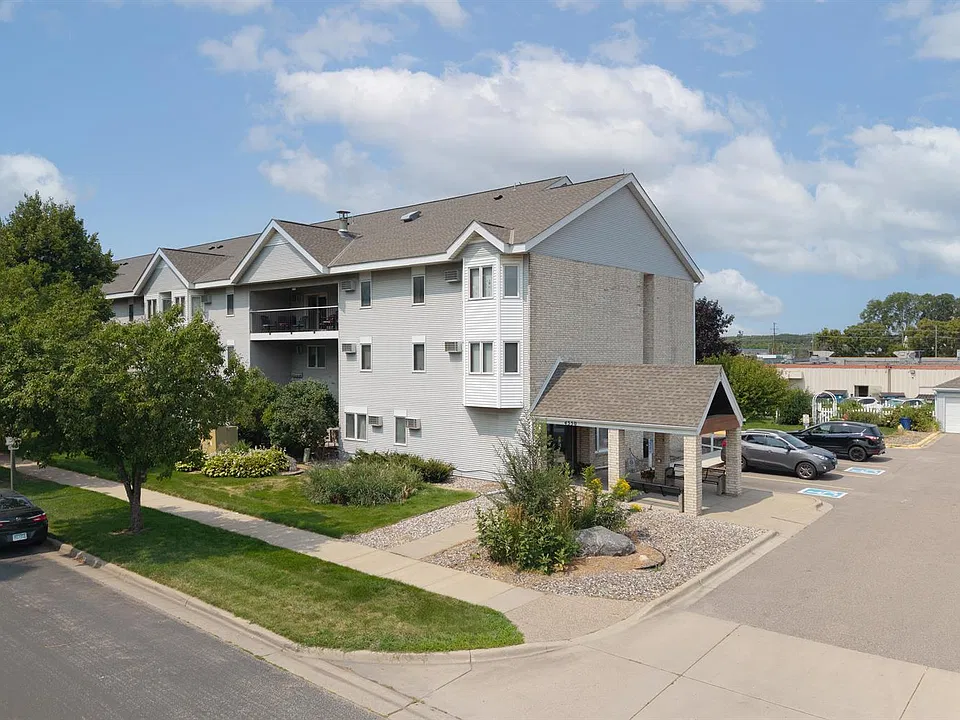 Lynn Court