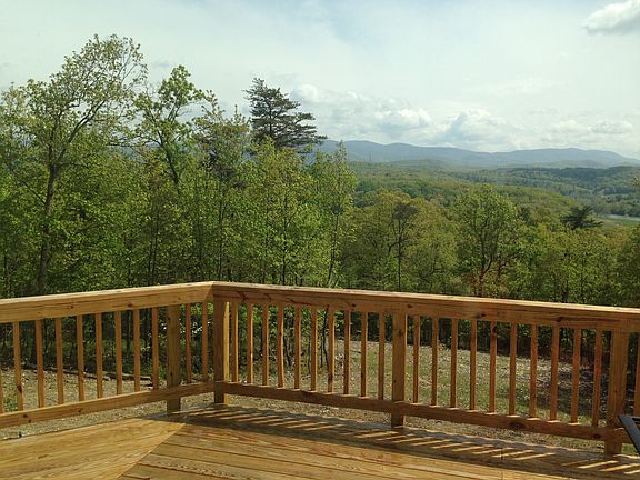 3rd image of 130 River Oak Dr