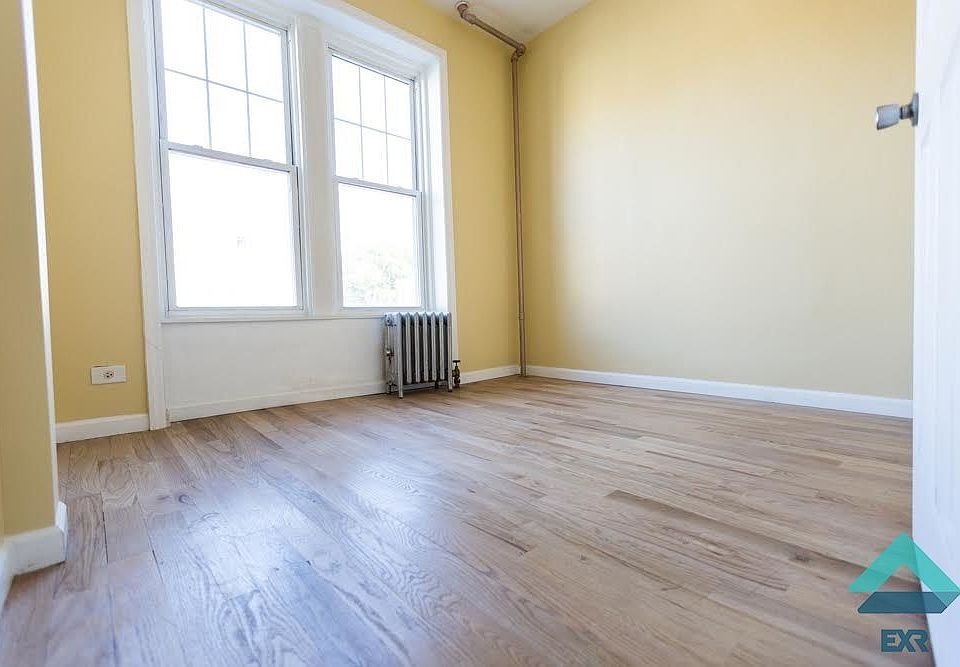 2nd image of 717 Franklin Ave #2