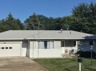 1214 Greenlawn Dr, Norfolk, NE 68701