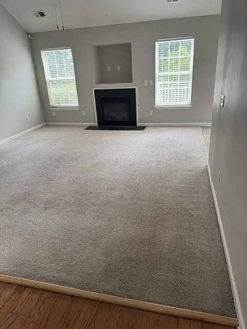 4 bed, 2.5 bath, 2046 sqft, $2,200 — Photo 2