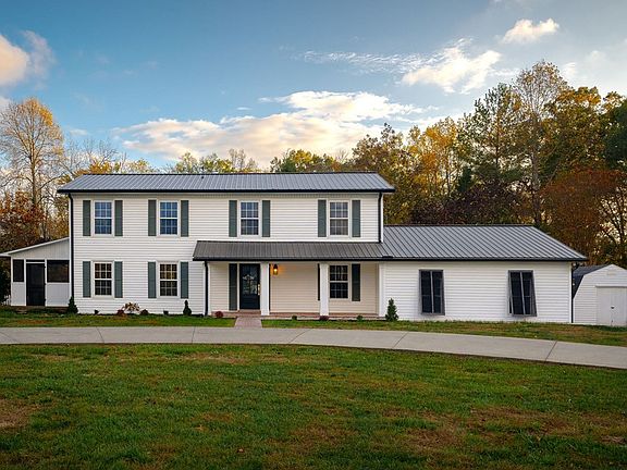 3rd image of 3451 Plantation Dr