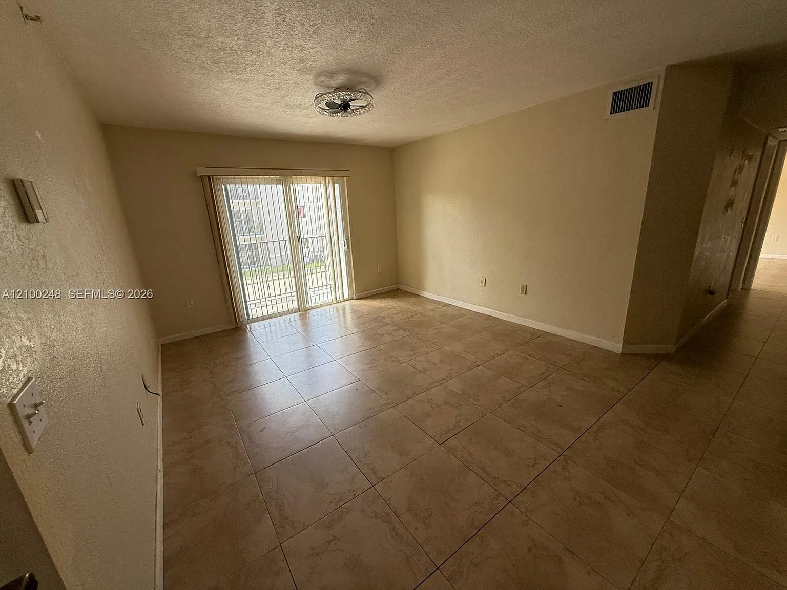 Vista Trace 7 Condo — Photo 2