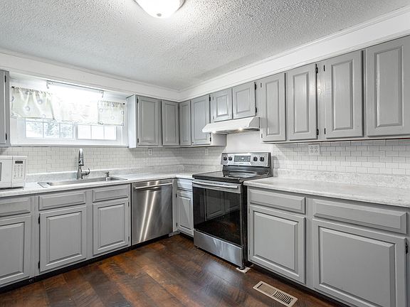 2nd image of 1108 Royston St