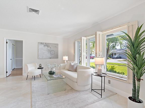 2nd image of 1041 SW 7th Street