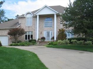 465 Lake Of The Woods Blvd, Akron, OH
