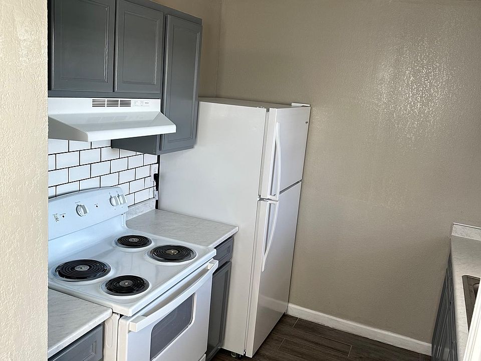 1st image of 3312 Sheppard Ave #72