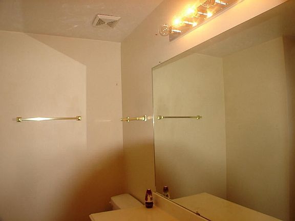 4th image of 17058 Grampin Dr
