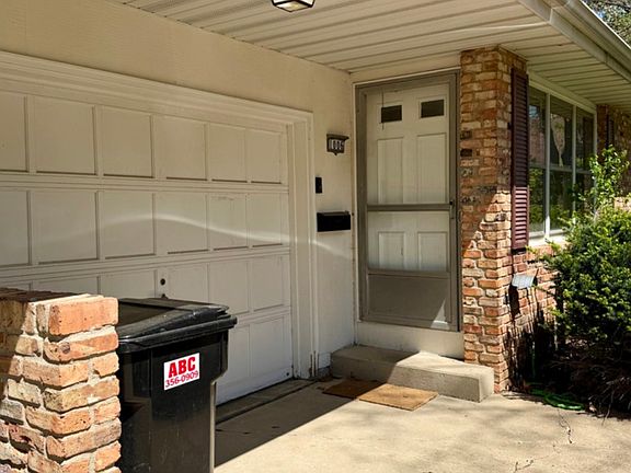 4th image of 1004 Shurts St