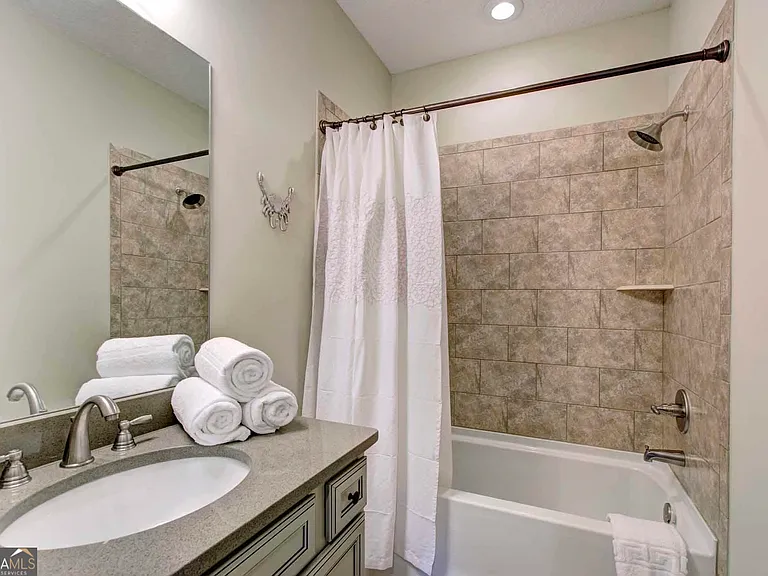 205 Mariners Cir — Photo 33