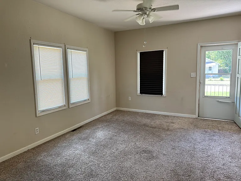 1826 N Jackson Ave — Photo 24